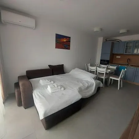в Life Apartment *