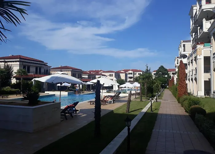 в намиращ се на прекрасният плаж каваци * Sozopol